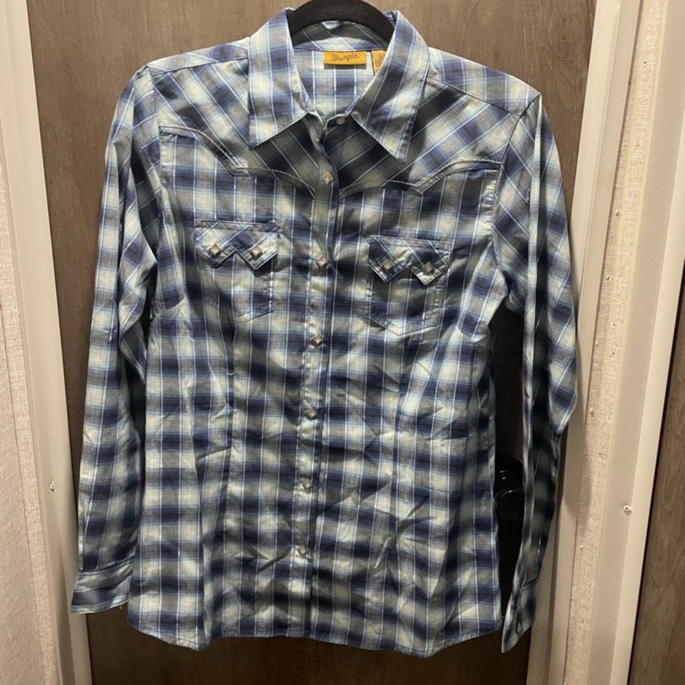 Wrangler Pearl Snap Retro Cowgirl Shirt Size small NEW